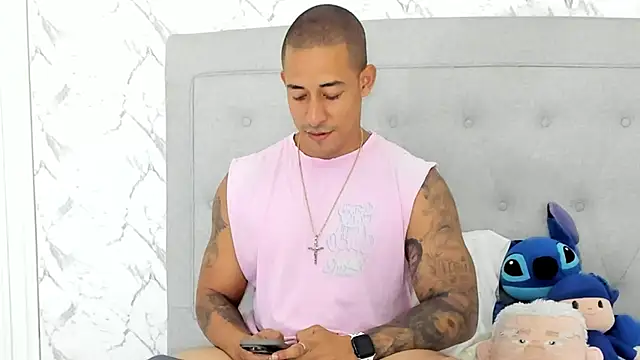 luigiferrara online show from March 20, 9:02 pm