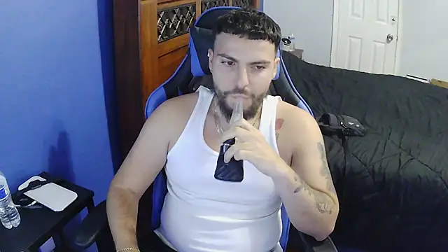 Snapshot of MasterKvn chatting on March 5, 6:01 am MasterKvn online show from March 5, 6:01 am