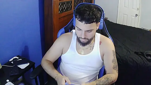 Snapshot of MasterKvn chatting on March 6, 8:19 am MasterKvn online show from March 6, 8:19 am