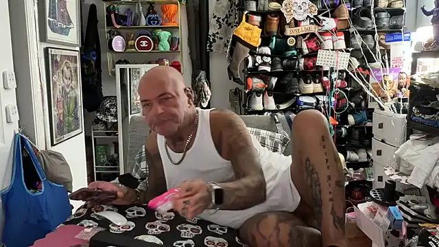 joeytatts66 online show from March 27, 3:43 am