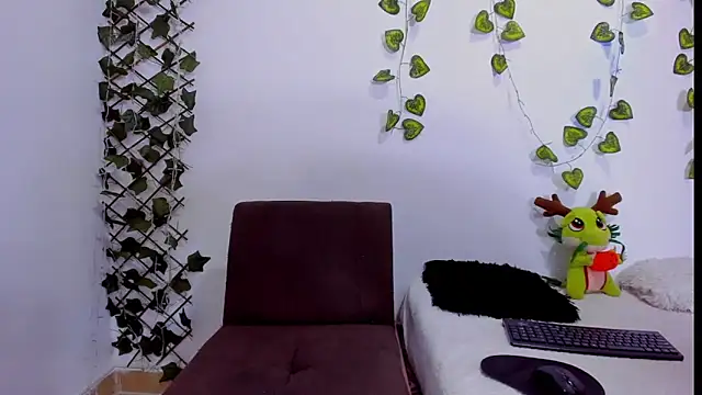 Valentino  X online show from November 8, 5:10 am