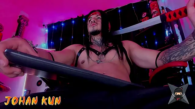 the beast master  online show from December 5, 9:33 pm