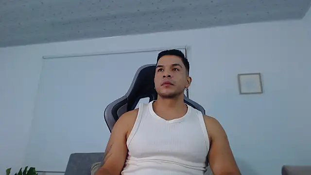 estebandelouis online show from July 11, 12:07 pm