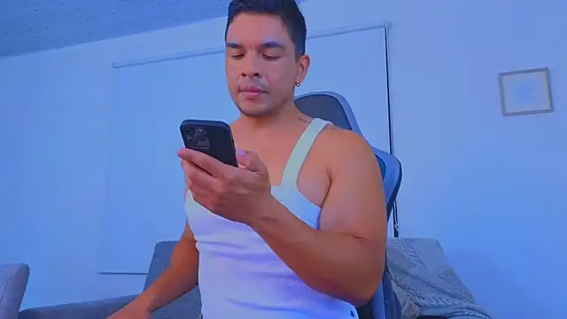 estebandelouis online show from June 26, 3:03 pm