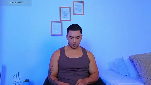 estebandelouis online show from March 13, 12:57 pm