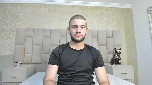 MaximusDick1  online show from November 13, 4:39 am