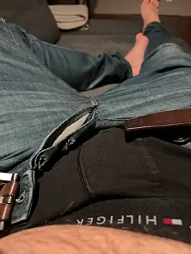 mrniceguy198 online show from December 13, 9:54 pm