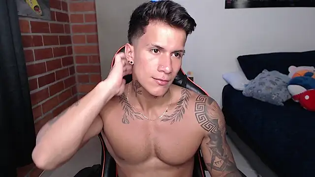 pettergrey1 online show from July 16, 8:49 pm