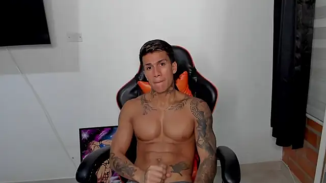 pettergrey1 online show from October 21, 1:42 am