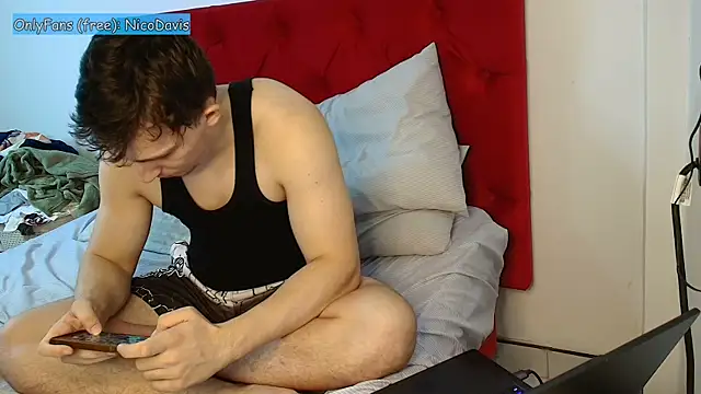 NicoDavisHere online show from June 24, 7:17 pm