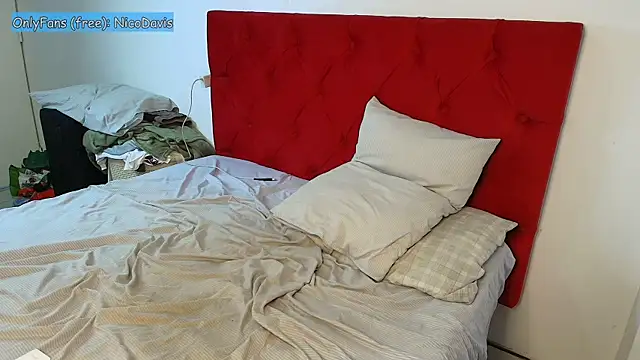 NicoDavisHere online show from July 17, 8:26 pm