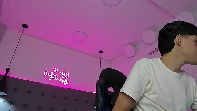 Dyla n18 online show from April 4, 2:25 pm