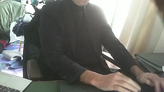 shyfrenchcock1 online show from April 13, 7:53 am