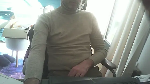 Snapshot of shyfrenchcock1 chatting on January 17, 11:38 am shyfrenchcock1 online show from January 17, 11:38 am