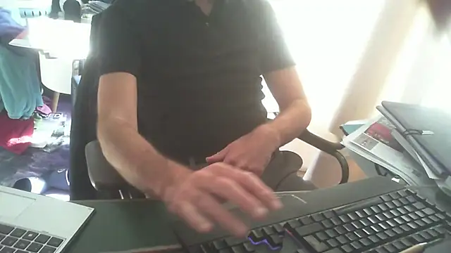 Snapshot of shyfrenchcock1 chatting on October 20, 9:02 am shyfrenchcock1 online show from October 20, 9:02 am