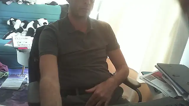 Snapshot of shyfrenchcock1 chatting on October 17, 12:53 pm shyfrenchcock1 online show from October 17, 12:53 pm