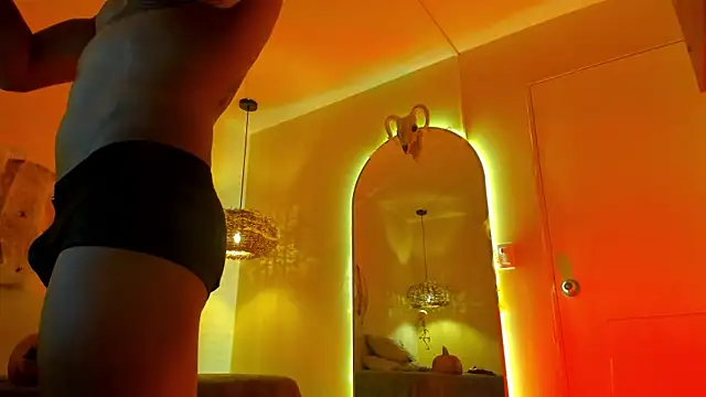 Aron Bolt online show from November 1, 2:15 am