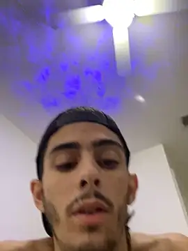 Snapshot of kennylove420 chatting on September 13, 1:45 pm kennylove420 online show from September 13, 1:45 pm