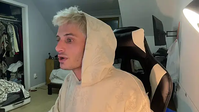 Dylansd online show from December 31, 8:04 am