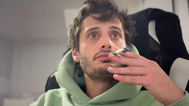 Dylansd online show from December 13, 8:54 am