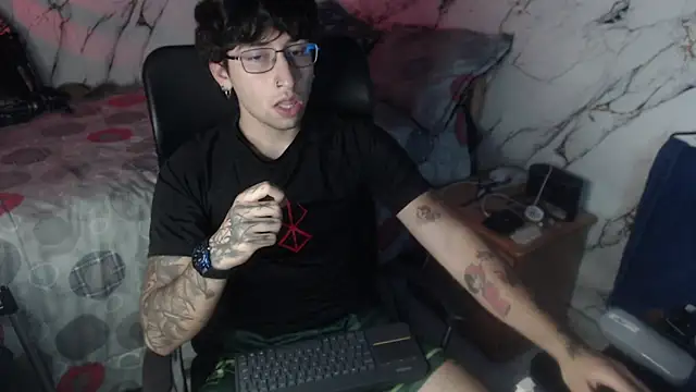 Dereck Dickson online show from April 11, 4:19 am