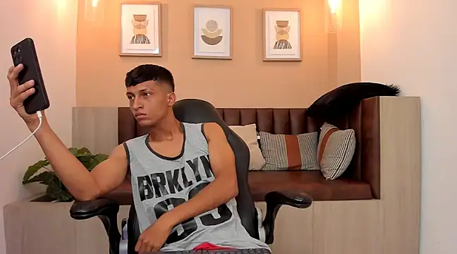 wolf james123 online show from February 5, 2:05 pm