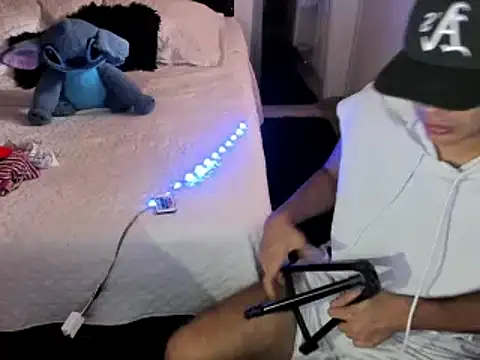 PipeRodriguez  online show from February 17, 8:36 pm