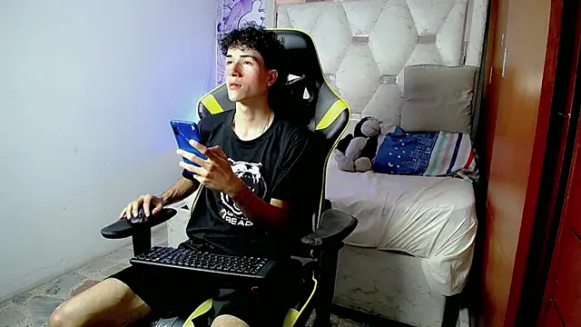 johnny cagee online show from December 21, 5:26 am