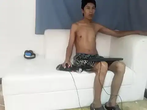 dani07- online show from February 2, 7:04 pm