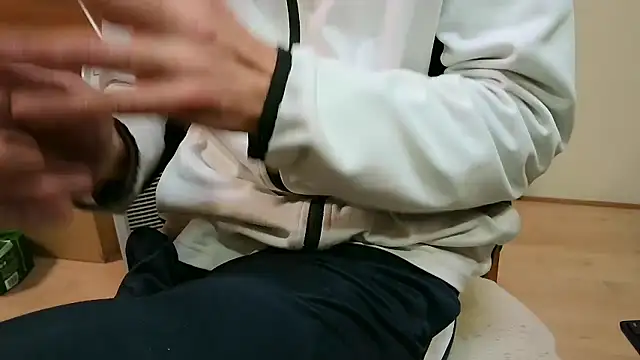 mama010-chan online show from December 7, 11:34 pm