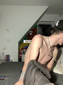 MikesWood21 online show from January 13, 4:07 am