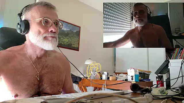 MusclesCigarsFFPig online show from May 14, 6:55 am