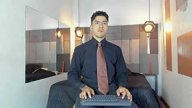 LiamNovak online show from February 4, 11:05 am