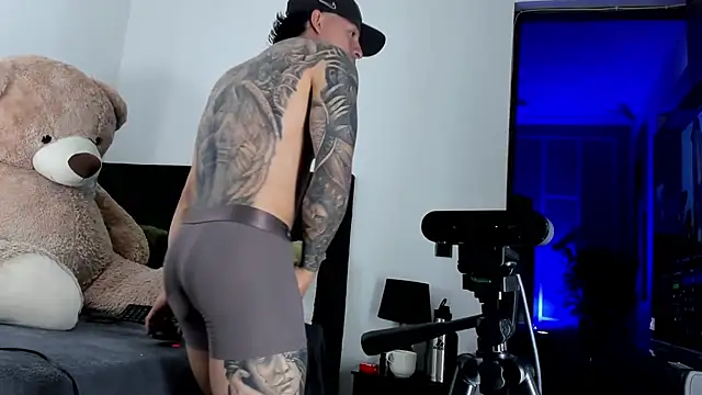 boyc022  online show from January 15, 2:26 am