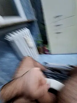 Snapshot of bonnic60 chatting on December 4, 12:41 am bonnic60 online show from December 4, 12:41 am