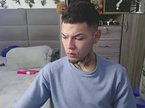 MarceloMilk online show from November 3, 4:49 am