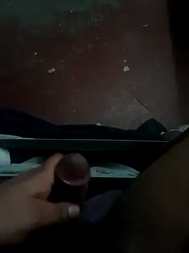 dvaughn3117 online show from January 1, 1:37 am