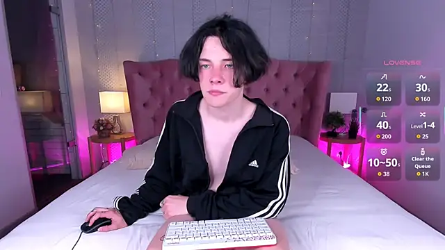 iwillfall online show from October 28, 2:52 pm