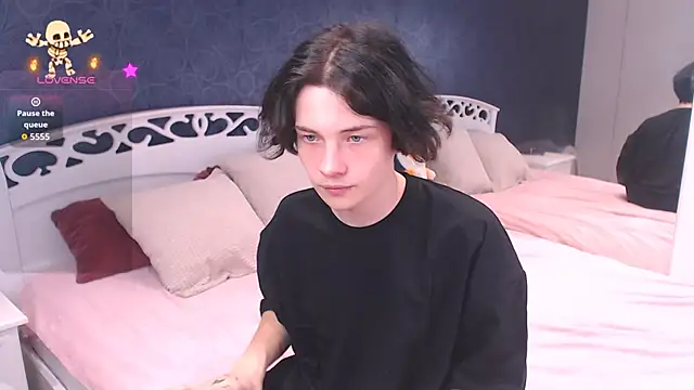 iwillfall online show from November 26, 11:35 am