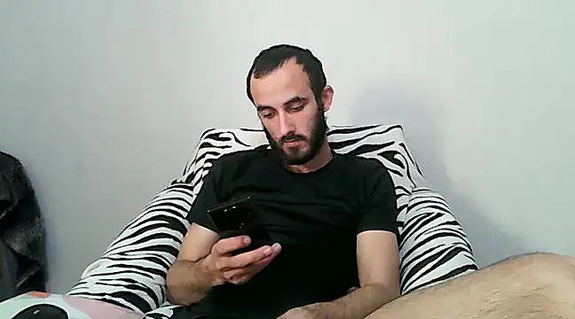 Snapshot of kisandgioni chatting on March 8, 2:38 pm kisandgioni online show from March 8, 2:38 pm