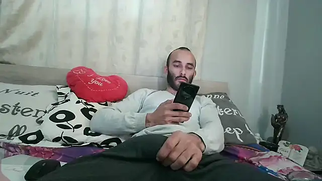 Snapshot of kisandgioni chatting on January 4, 10:49 am kisandgioni online show from January 4, 10:49 am