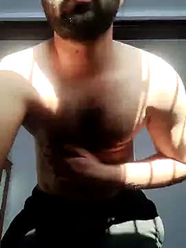 Snapshot of smartboy010101 chatting on December 6, 5:20 am smartboy010101 online show from December 6, 5:20 am