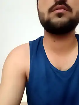 Snapshot of smartboy010101 chatting on October 3, 4:39 am smartboy010101 online show from October 3, 4:39 am