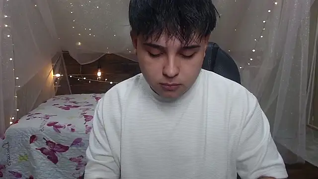 AndrewPherson online show from December 18, 12:40 pm