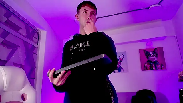 Noah Xitruxx online show from November 21, 1:10 pm