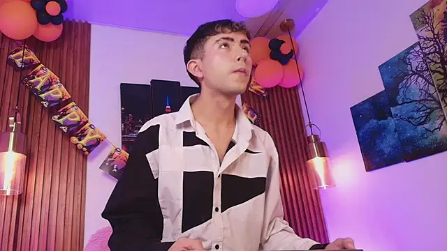 Noah Xitruxx online show from November 3, 2:59 am