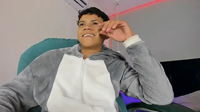 Jeffry wolvess online show from February 25, 12:11 am