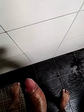 Snapshot of rhlagr85 chatting on October 13, 3:01 am rhlagr85 online show from October 13, 3:01 am