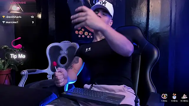 Flynn Riider online show from January 9, 6:46 pm