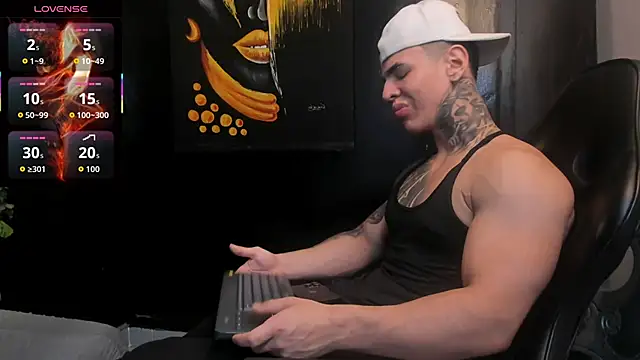 Flynn Riider online show from December 3, 6:58 pm